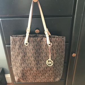 Michael Kors tote